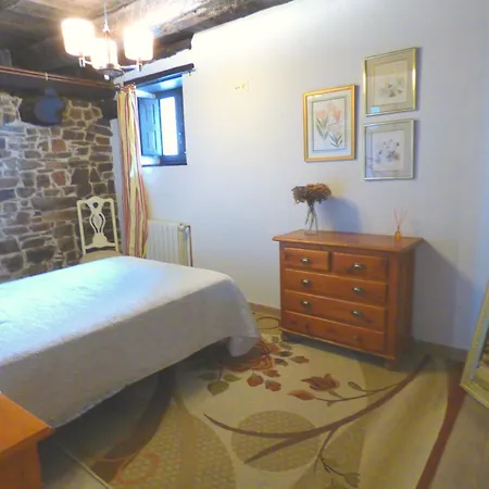 2 Luna Grupos Con Jardines Privados La Viliella
